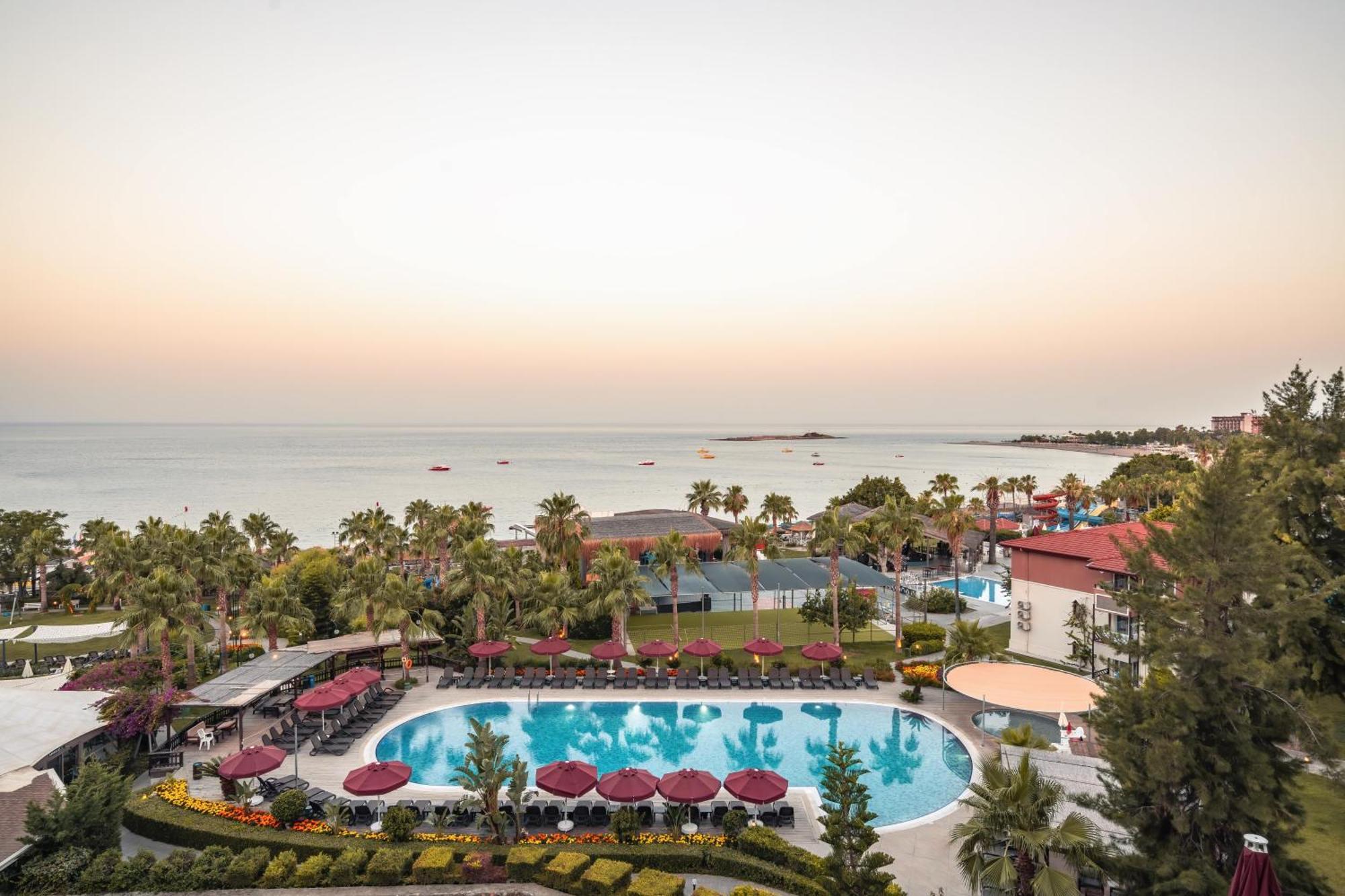 אוקורקאלאר Justiniano Deluxe Resort מראה חיצוני תמונה
